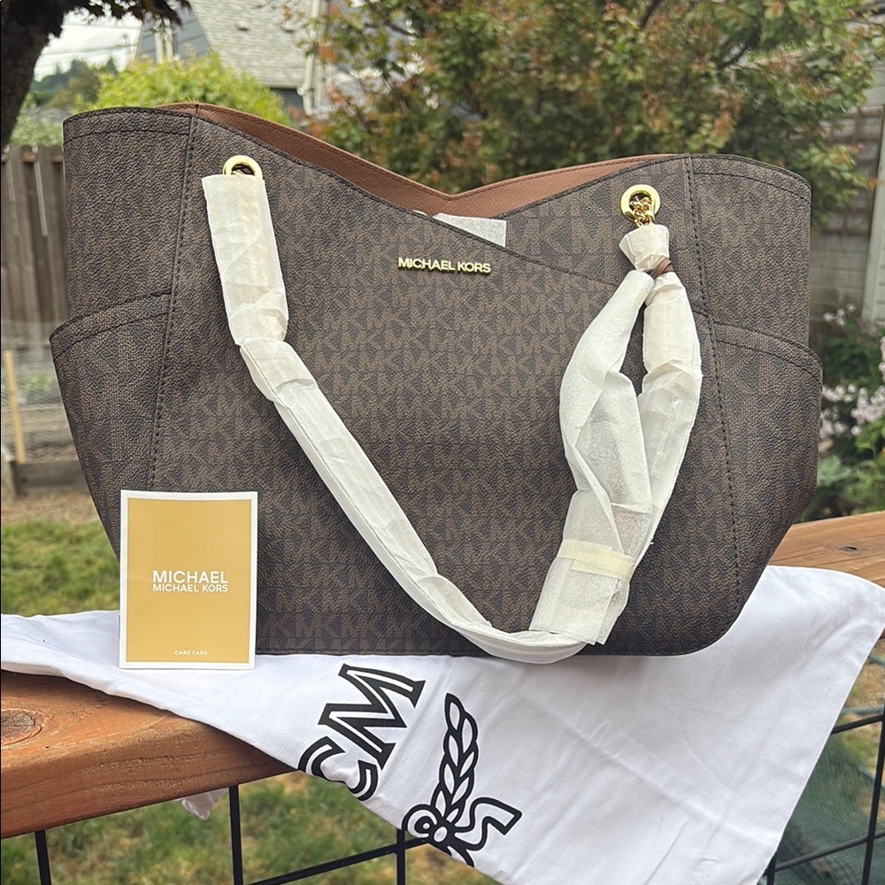 Michael Kors Jet Set Brown Signature Tote with Elegant Leather Accents